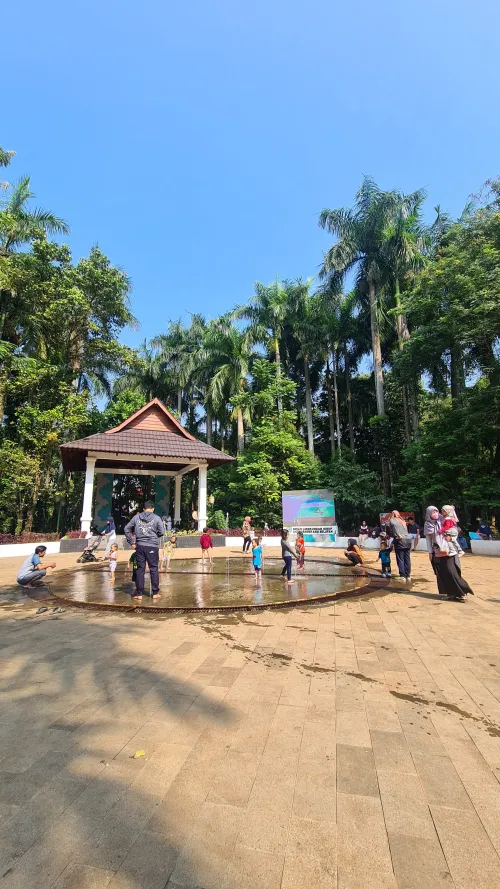 Gazebo untuk Bersantai